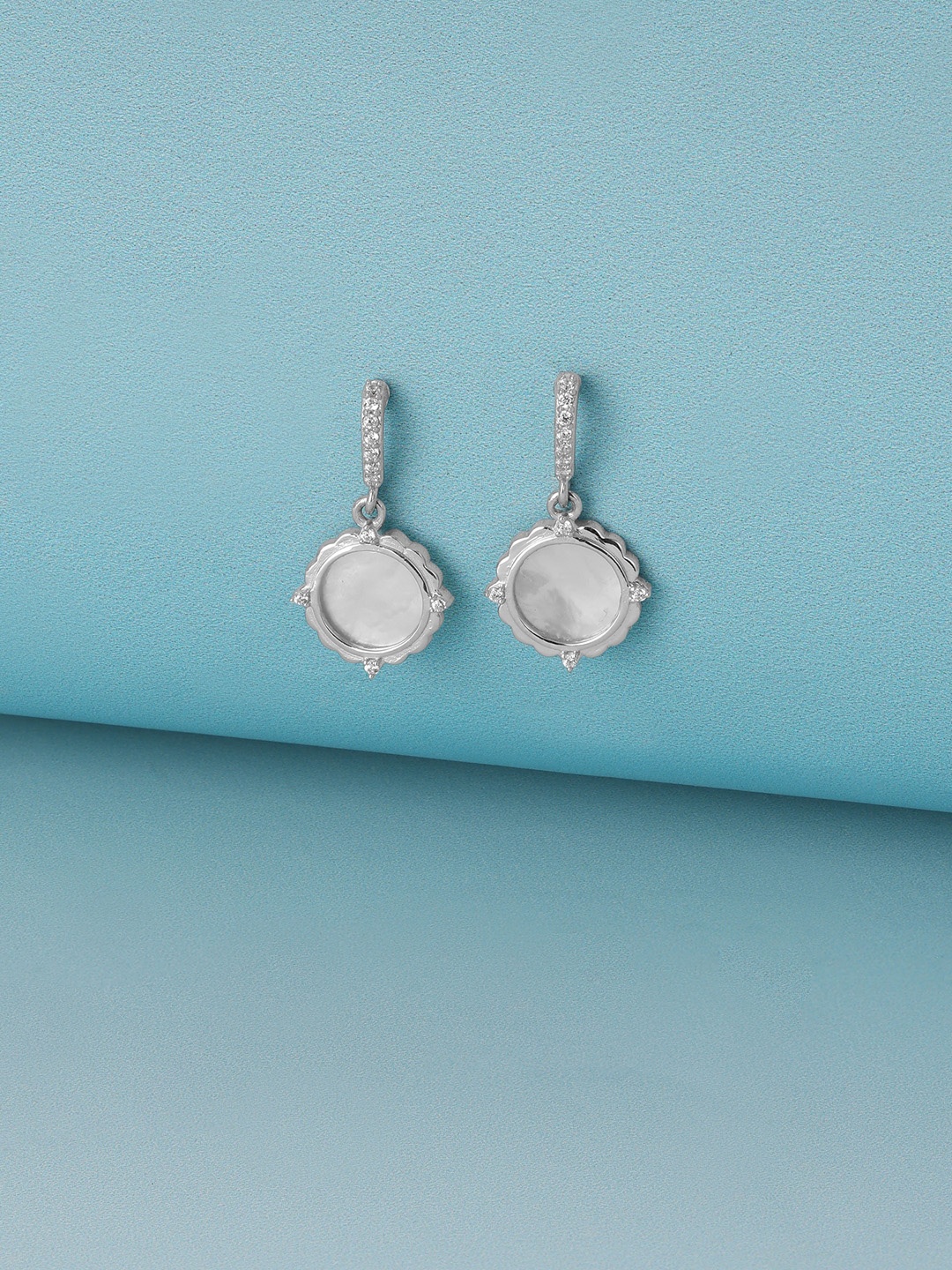 Mia by Tanishq Mother of Pearls Studded Moonlit Teardrop Shaped Drop Earring, Silver
Mia by Tanishq Mother of Pearls Studded Moonlit Teardrop Shaped Drop Earring, Silver