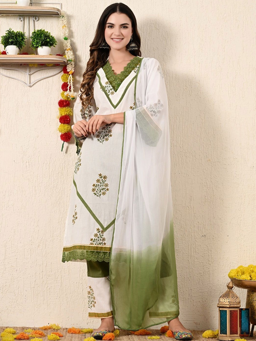 PINKVILLE JAIPUR Women Floral Printed Regular Pure Cotton Kurta with Trousers & With Dupatta, White
PINKVILLE JAIPUR Women Floral Printed Regular Pure Cotton Kurta with Trousers & With Dupatta, White