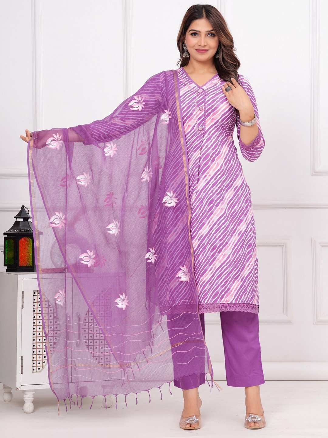 EtnicaWear Women Leheriya Printed Regular Beads and Stones Pure Cotton Kurta with Trousers & With Dupatta, Purple
EtnicaWear Women Leheriya Printed Regular Beads and Stones Pure Cotton Kurta with Trousers & With Dupatta, Purple