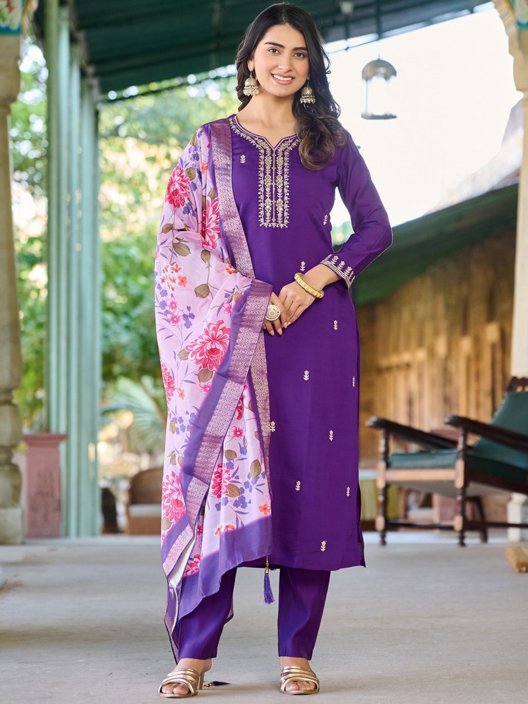 KALINI Women Ethnic Motifs Embroidered Regular Chanderi Silk Kurta with Trousers & With Dupatta, Purple
KALINI Women Ethnic Motifs Embroidered Regular Chanderi Silk Kurta with Trousers & With Dupatta, Purple