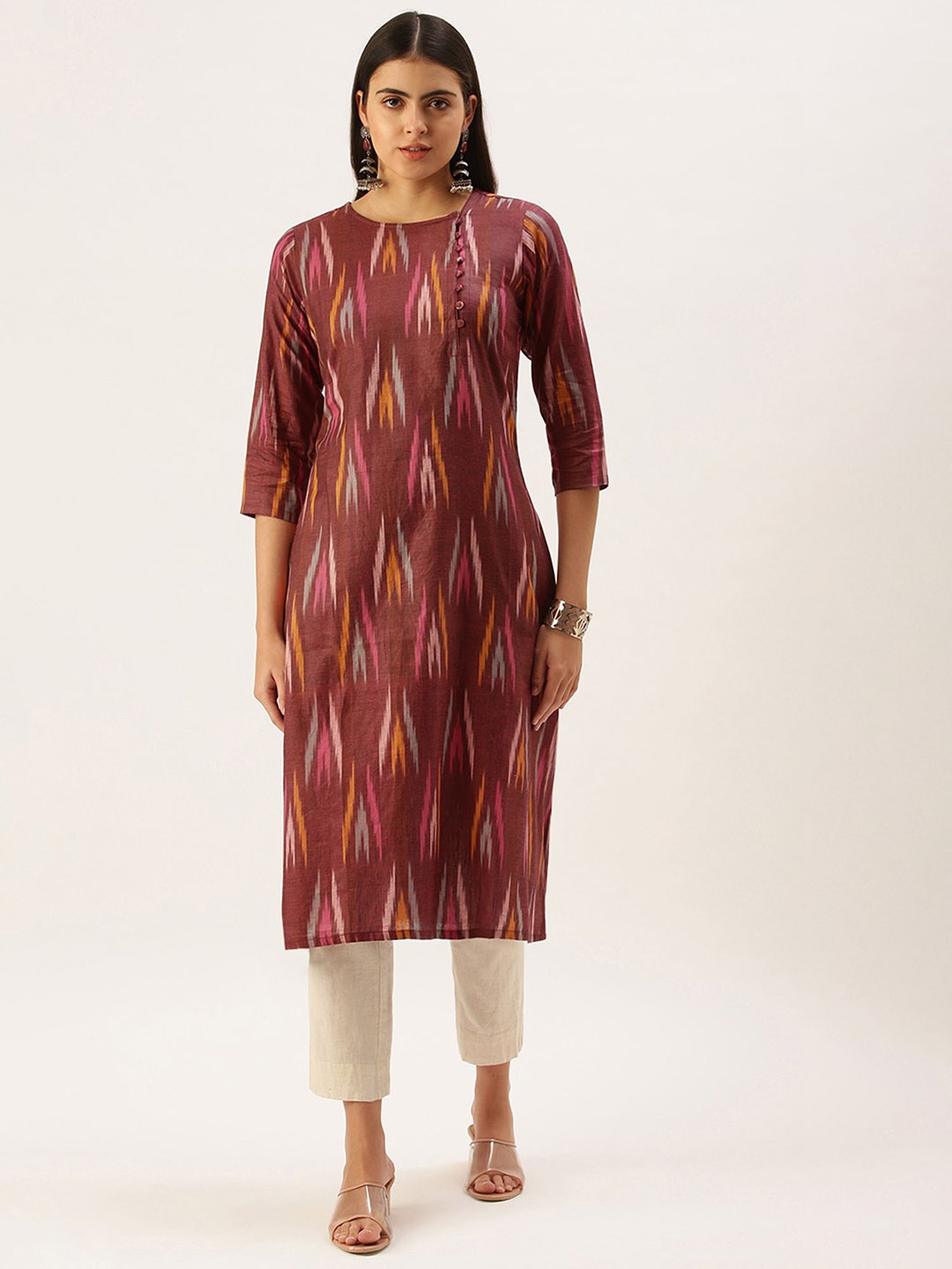 Fourleaf Abstract Printed Round Neck Three-Quarter Sleeves Pure Cotton Straight Kurta, Maroon
Fourleaf Abstract Printed Round Neck Three-Quarter Sleeves Pure Cotton Straight Kurta, Maroon