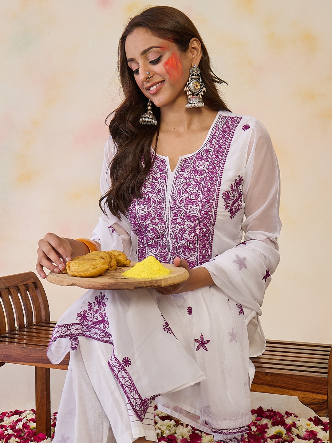 Indo Era Women Floral Embroidered Regular Thread Work Kurta with Trousers & With Dupatta, White
Indo Era Women Floral Embroidered Regular Thread Work Kurta with Trousers & With Dupatta, White