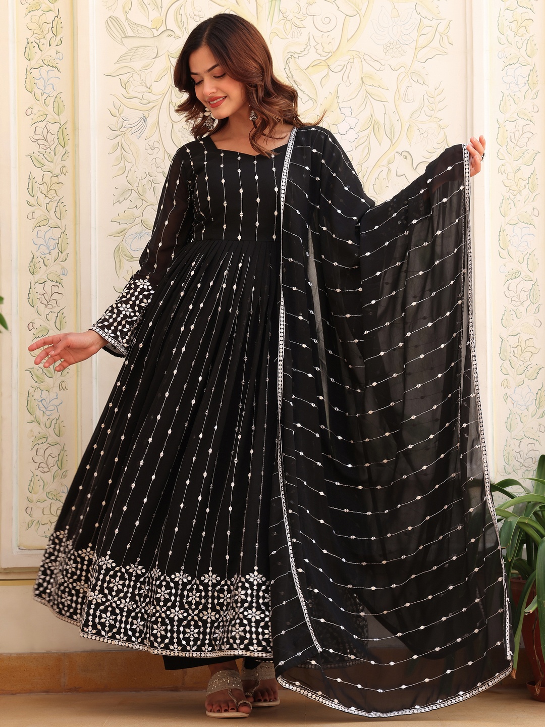 KALINI Women Embroidered Regular Thread Work Kurta with Palazzos & With Dupatta, Black
KALINI Women Embroidered Regular Thread Work Kurta with Palazzos & With Dupatta, Black