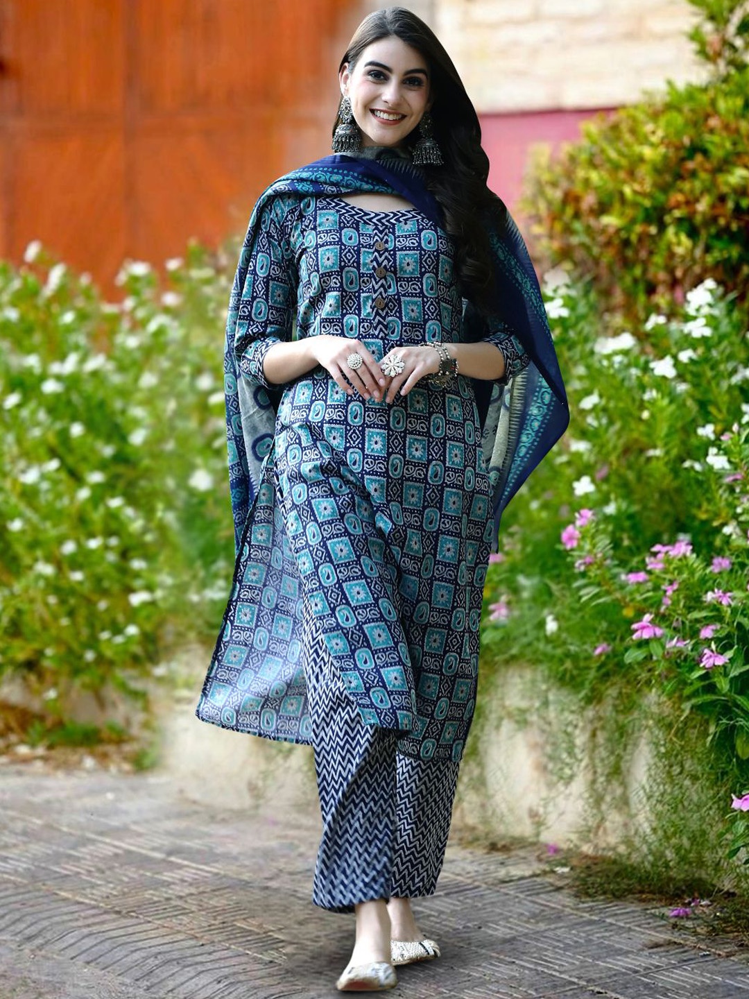 Moda Rapido Women Ethnic Motifs Printed Regular Kurta with Trousers & With Dupatta, Blue
Moda Rapido Women Ethnic Motifs Printed Regular Kurta with Trousers & With Dupatta, Blue