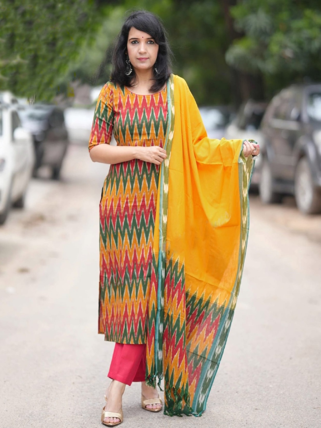 KALINI Women Ethnic Motifs Printed Regular Kurta with Trousers & With Dupatta, Yellow
KALINI Women Ethnic Motifs Printed Regular Kurta with Trousers & With Dupatta, Yellow