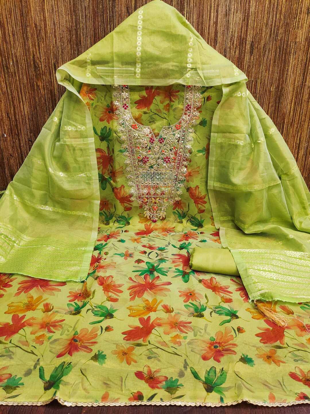 REALLTREND Floral Sequinned Embroidered Unstitched Dress Material, Fluorescent green
REALLTREND Floral Sequinned Embroidered Unstitched Dress Material, Fluorescent green
