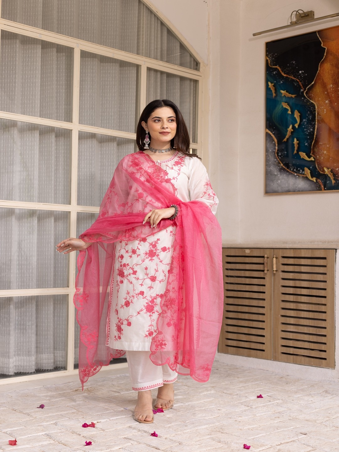 ASRUMO Women Floral Embroidered Regular Thread Work Kurta with Trousers & With Dupatta, White
ASRUMO Women Floral Embroidered Regular Thread Work Kurta with Trousers & With Dupatta, White