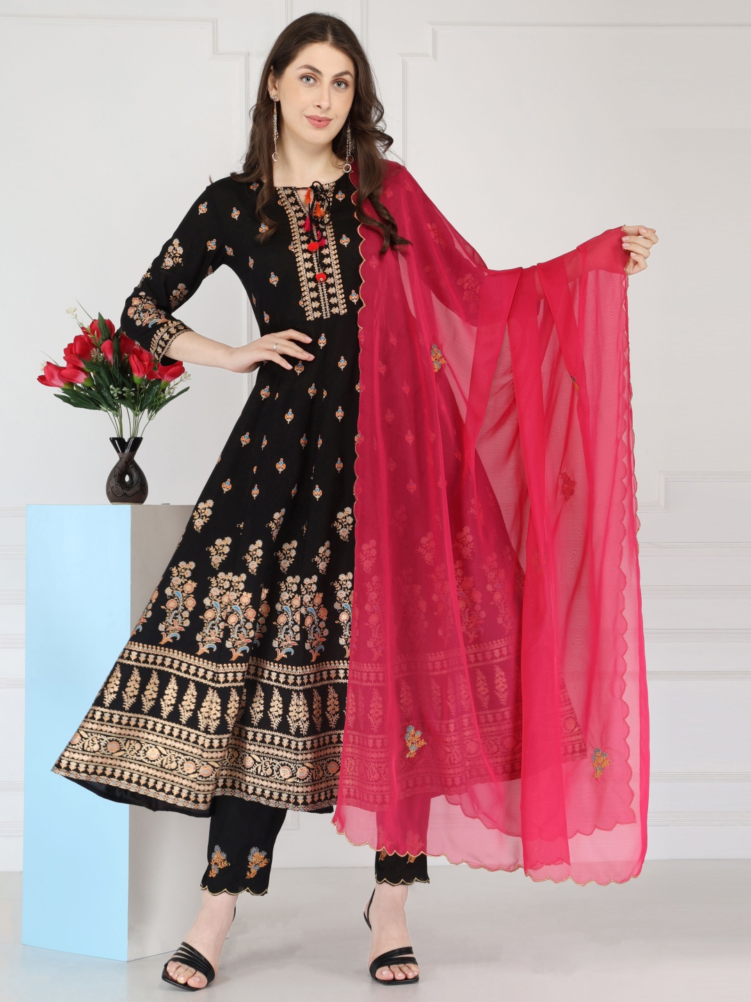 AJ ART Women Floral Printed Regular Pure Cotton Kurta with Trousers & With Dupatta, Black
AJ ART Women Floral Printed Regular Pure Cotton Kurta with Trousers & With Dupatta, Black