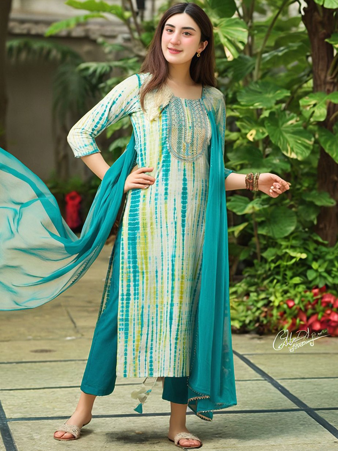 KALINI Women Printed Regular Kurta with Trousers & With Dupatta, Turquoise blue
KALINI Women Printed Regular Kurta with Trousers & With Dupatta, Turquoise blue