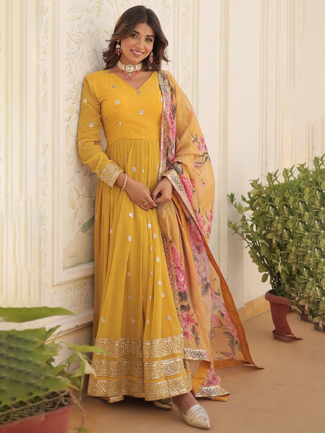 Wedani Women Floral Embroidered Regular Sequinned Kurta with Pyjamas & With Dupatta, Yellow
Wedani Women Floral Embroidered Regular Sequinned Kurta with Pyjamas & With Dupatta, Yellow