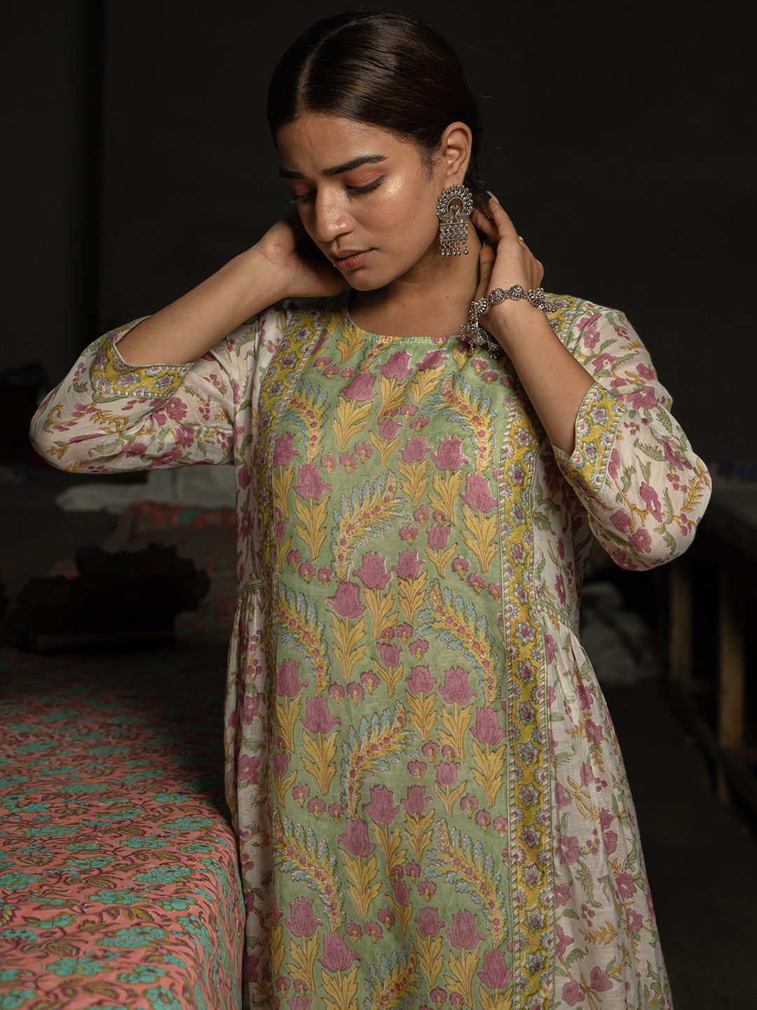 SHILPI HANDICRAFTS Women Floral Printed Regular Chanderi Cotton Kurta with Palazzos, Green
SHILPI HANDICRAFTS Women Floral Printed Regular Chanderi Cotton Kurta with Palazzos, Green