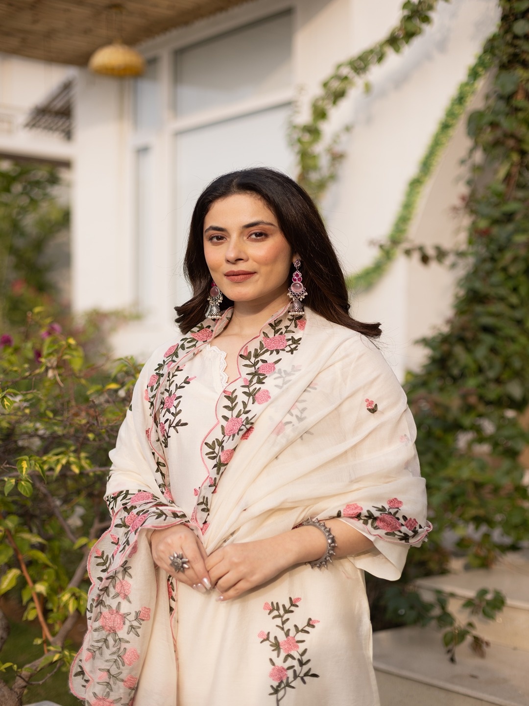ASRUMO Women Floral Embroidered Regular Thread Work Kurta with Trousers & With Dupatta, White
ASRUMO Women Floral Embroidered Regular Thread Work Kurta with Trousers & With Dupatta, White
