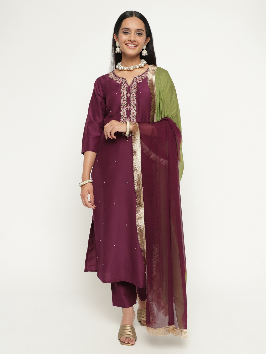 AURIELLA Women Ethnic Motifs Embroidered Regular Kurta with Trousers & With Dupatta, Purple
AURIELLA Women Ethnic Motifs Embroidered Regular Kurta with Trousers & With Dupatta, Purple