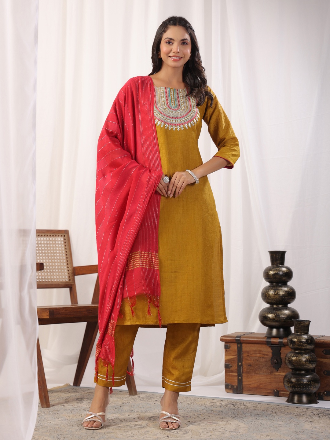 AURIELLA Women Ethnic Motifs Embroidered Regular Sequinned Kurta with Trousers & With Dupatta, Mustard
AURIELLA Women Ethnic Motifs Embroidered Regular Sequinned Kurta with Trousers & With Dupatta, Mustard