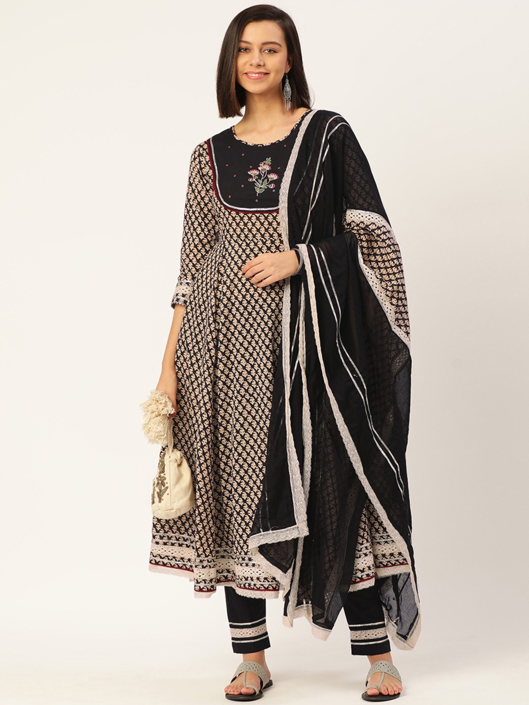 Fourleaf Women Floral Printed Regular Pure Cotton Kurta with Trousers & With Dupatta, Beige
Fourleaf Women Floral Printed Regular Pure Cotton Kurta with Trousers & With Dupatta, Beige
