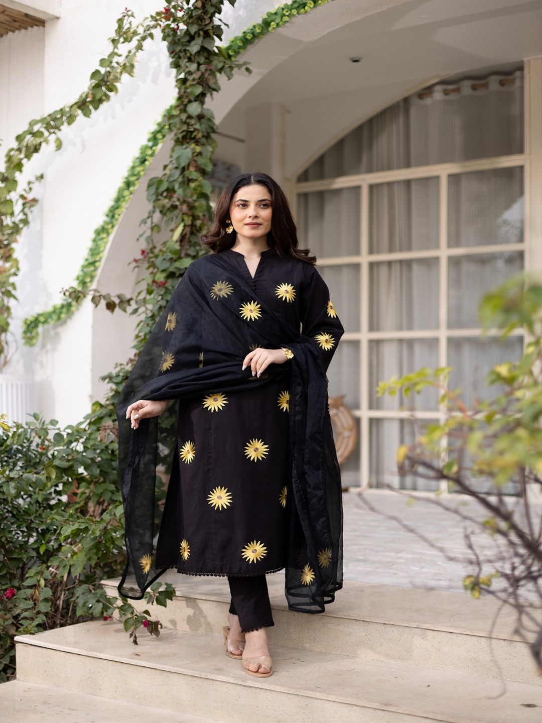 ASRUMO Women Floral Embroidered Regular Thread Work Kurta with Trousers & With Dupatta, Black
ASRUMO Women Floral Embroidered Regular Thread Work Kurta with Trousers & With Dupatta, Black