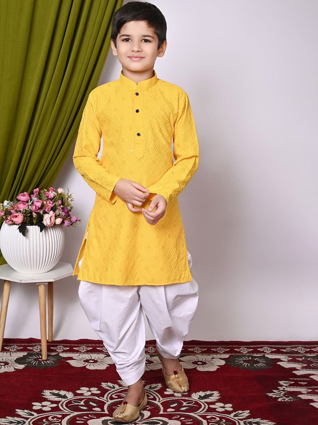 NFC CREATION Boys Ethnic Motifs Embroidered Regular Sequinned Kurta with Patiala, Yellow
NFC CREATION Boys Ethnic Motifs Embroidered Regular Sequinned Kurta with Patiala, Yellow