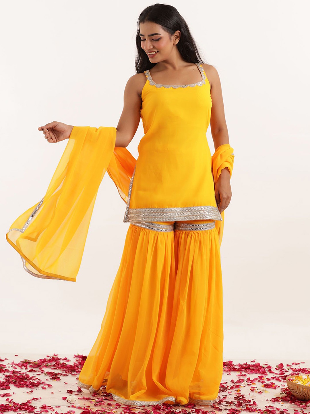 DEASHA INDIA Women Embroidered Regular Sequinned Kurti with Sharara & With Dupatta, Yellow
DEASHA INDIA Women Embroidered Regular Sequinned Kurti with Sharara & With Dupatta, Yellow
