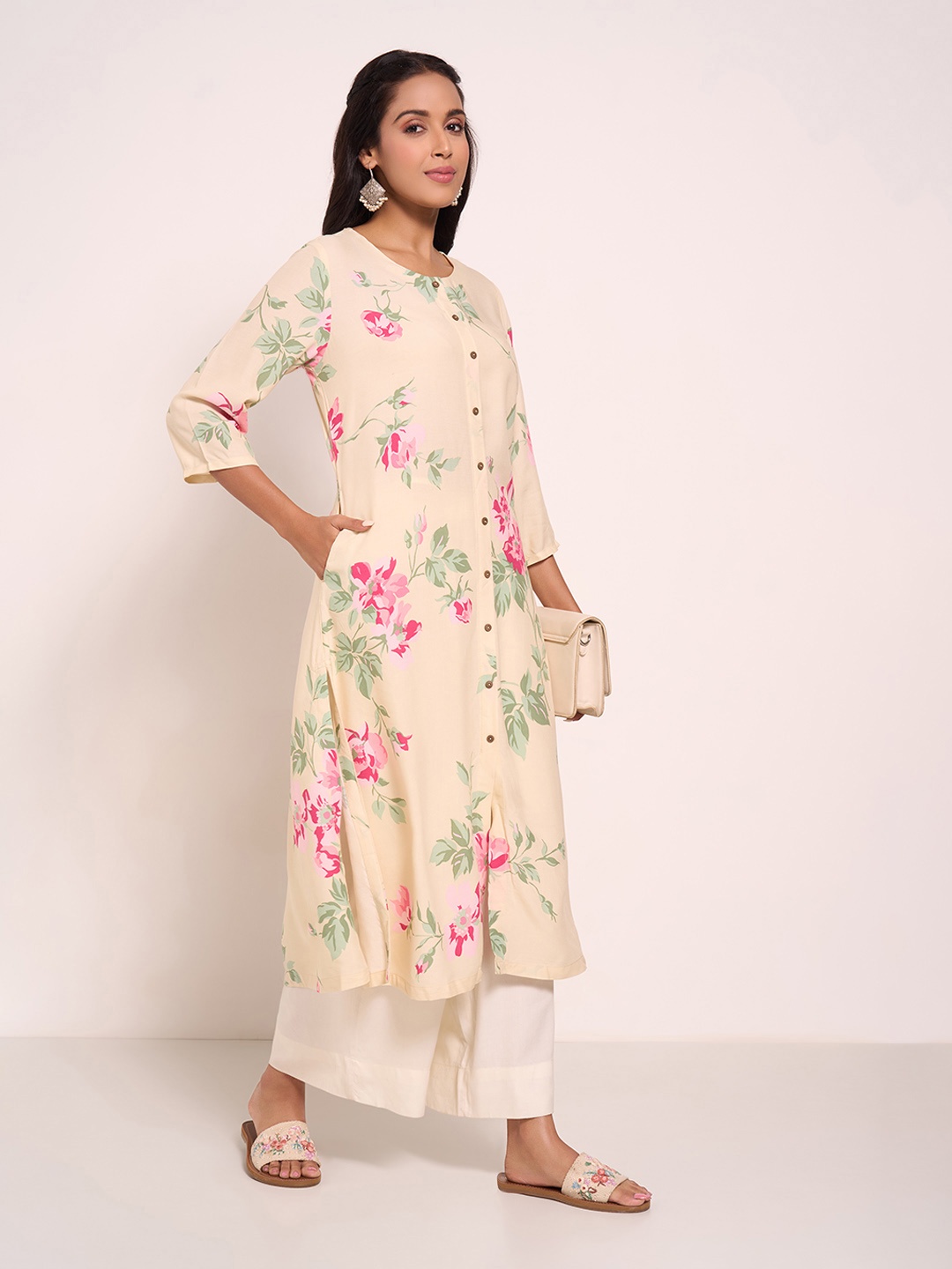 RANGMANCH BY PANTALOONS Women Floral Printed Flared Sleeves Thread Work Kurta, Cream
RANGMANCH BY PANTALOONS Women Floral Printed Flared Sleeves Thread Work Kurta, Cream