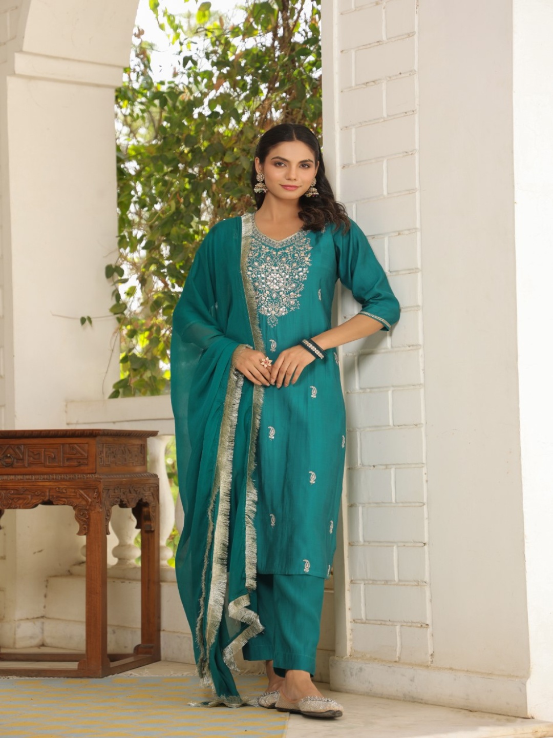 AURIELLA Women Ethnic Motifs Embroidered Regular Gotta Patti Kurta with Trousers & With Dupatta, Turquoise blue
AURIELLA Women Ethnic Motifs Embroidered Regular Gotta Patti Kurta with Trousers & With Dupatta, Turquoise blue