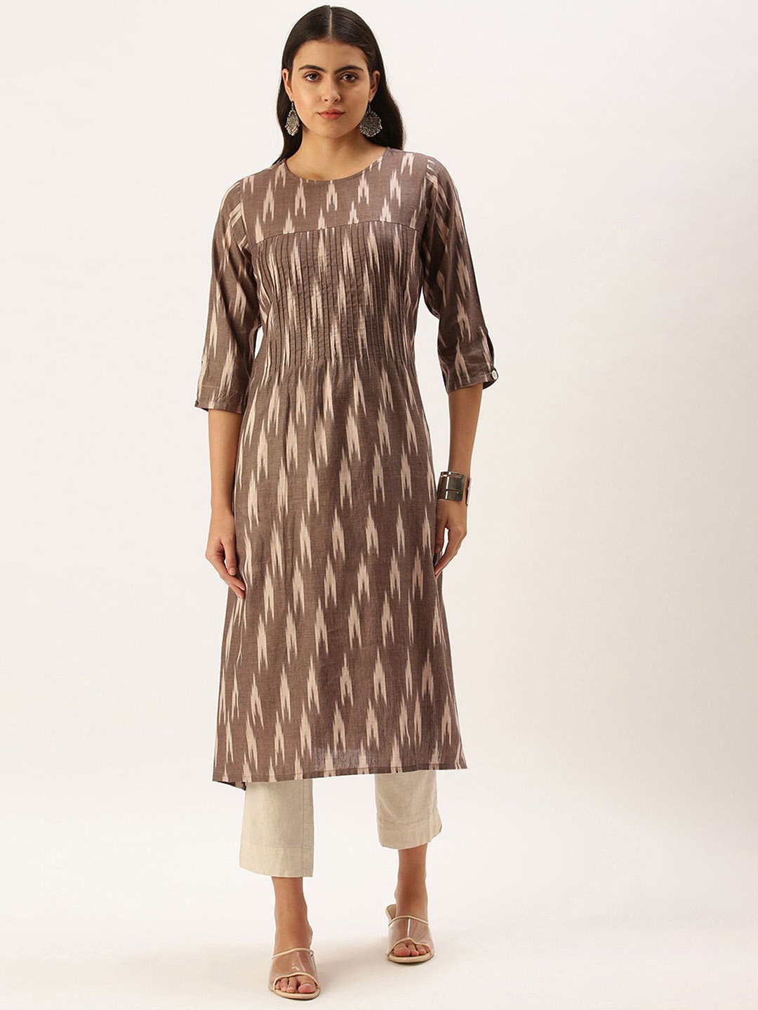 Fourleaf Abstract Printed Round Neck Three-Quarter Sleeves Pure Cotton Straight Kurta, Grey
Fourleaf Abstract Printed Round Neck Three-Quarter Sleeves Pure Cotton Straight Kurta, Grey