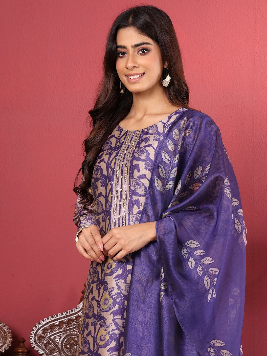 Varanga Purple Floral Printed Beads and Stones Chanderi Silk Kurta with Trousers & Dupatta
Varanga Purple Floral Printed Beads and Stones Chanderi Silk Kurta with Trousers & Dupatta