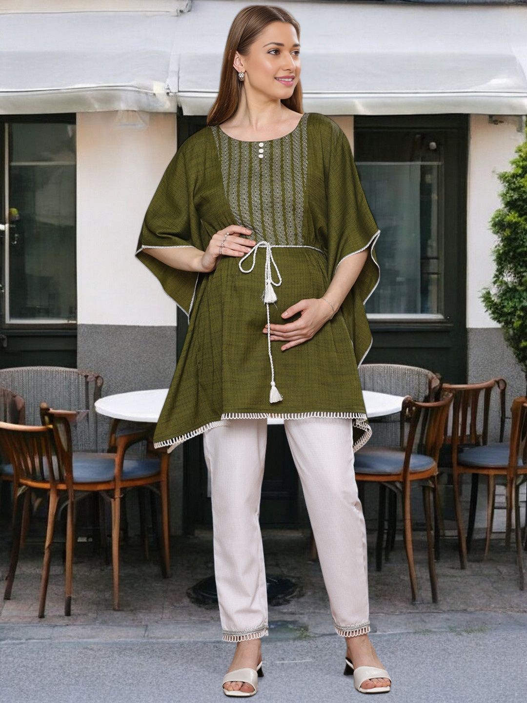 DUMMY SHAPE Women Paisley Embroidered Regular Thread Work Kurta with Trousers, Green
DUMMY SHAPE Women Paisley Embroidered Regular Thread Work Kurta with Trousers, Green