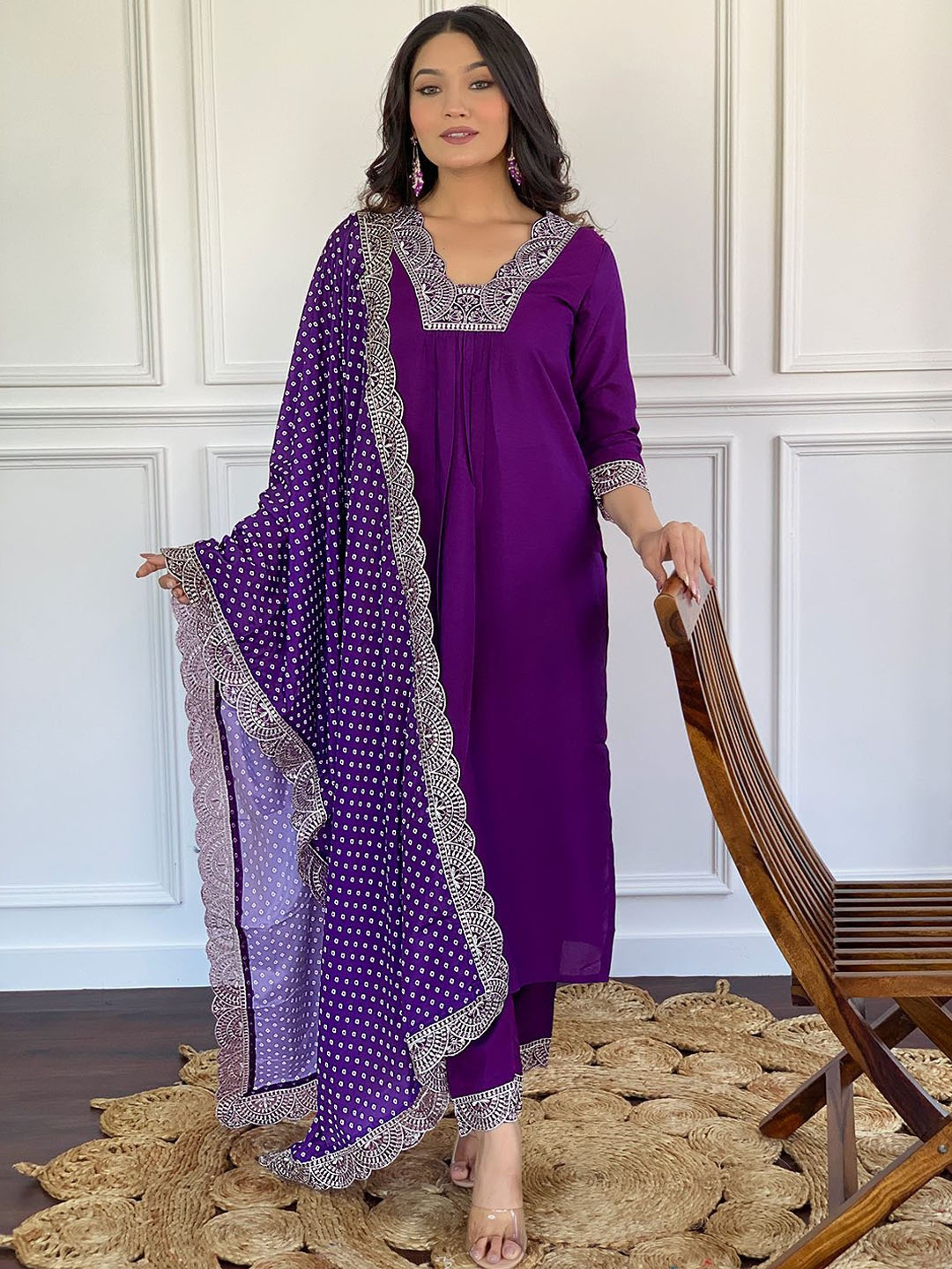 choiceit Women Floral Embroidered Regular Sequinned Kurta with Pyjamas & With Dupatta, Purple
choiceit Women Floral Embroidered Regular Sequinned Kurta with Pyjamas & With Dupatta, Purple