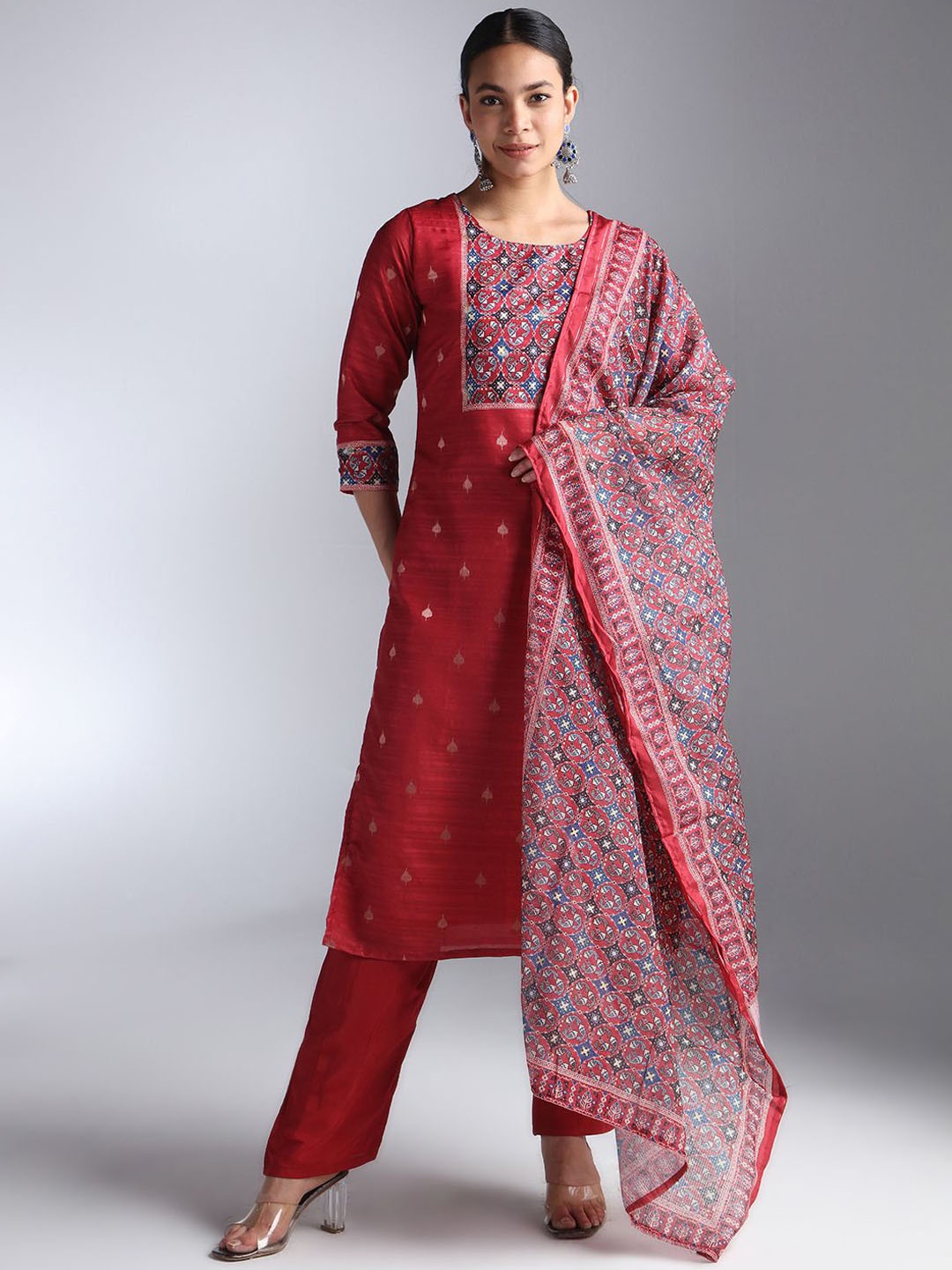 House Of Dharaa Women Floral Printed Regular Chanderi Silk Kurta with Trousers & With Dupatta, Maroon
House Of Dharaa Women Floral Printed Regular Chanderi Silk Kurta with Trousers & With Dupatta, Maroon