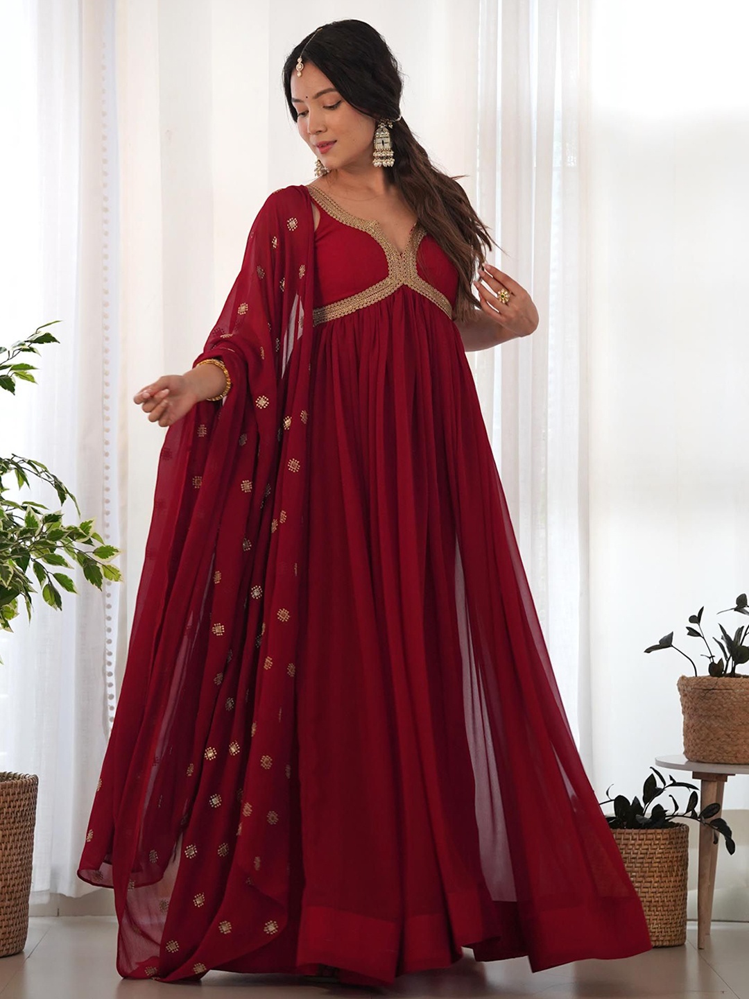 DEASHA INDIA Women Embroidered Regular Thread Work Kurta with Trousers & With Dupatta, Maroon
DEASHA INDIA Women Embroidered Regular Thread Work Kurta with Trousers & With Dupatta, Maroon