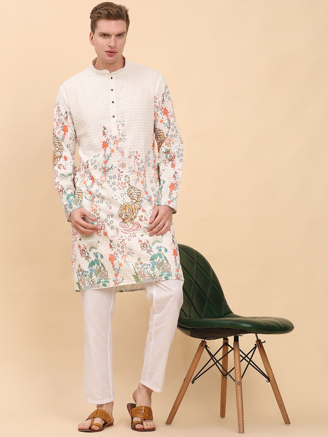 Pro-Ethic STYLE DEVELOPER Men Floral Colourblocked Angrakha Sequinned Pure Cotton Kurta with Pyjamas, Beige
Pro-Ethic STYLE DEVELOPER Men Floral Colourblocked Angrakha Sequinned Pure Cotton Kurta with Pyjamas, Beige