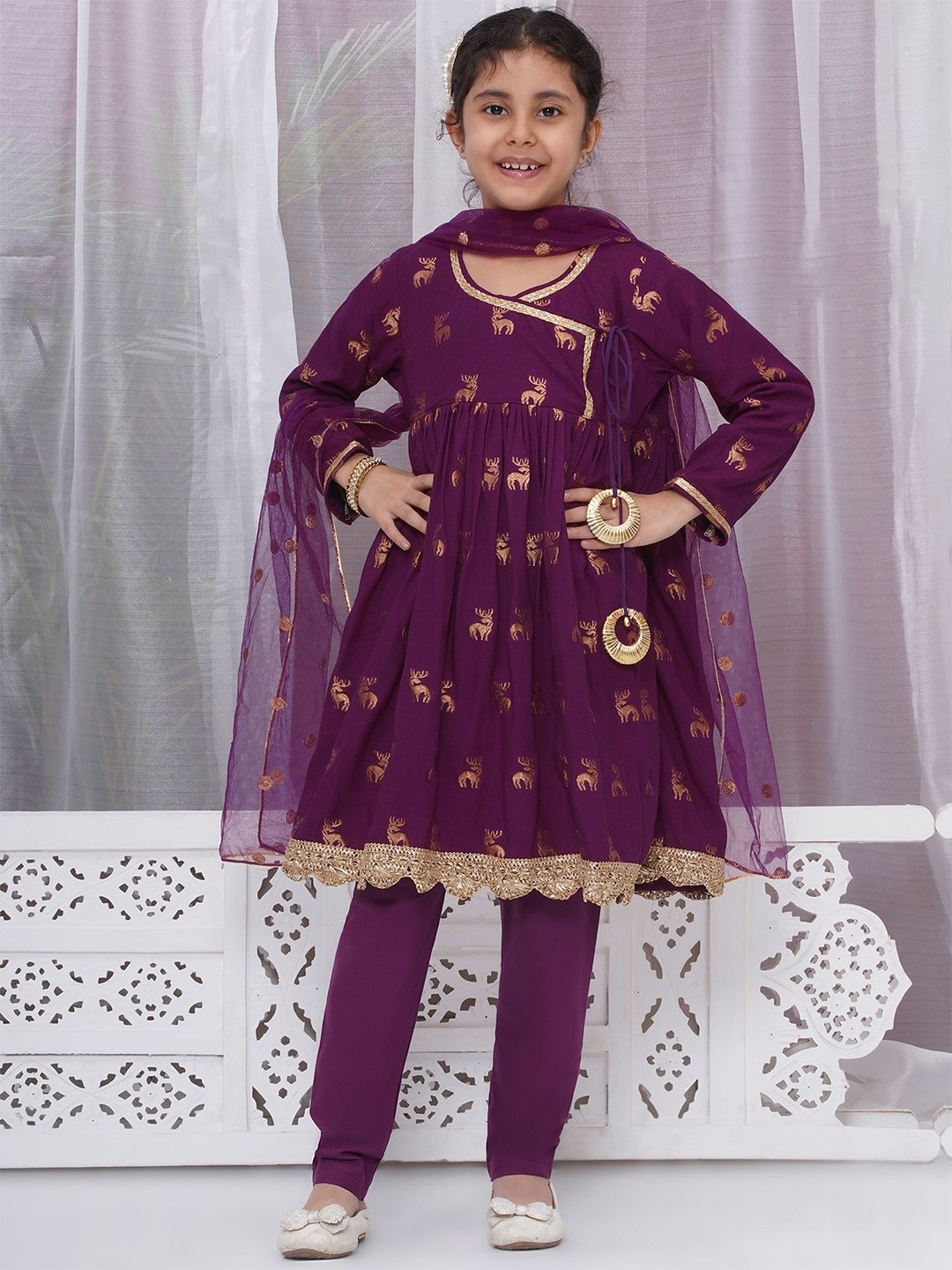 Little Bansi Girls Ethnic Motifs Embroidered Angrakha Pure Cotton Kurta with Pyjamas & With Dupatta, Purple
Little Bansi Girls Ethnic Motifs Embroidered Angrakha Pure Cotton Kurta with Pyjamas & With Dupatta, Purple