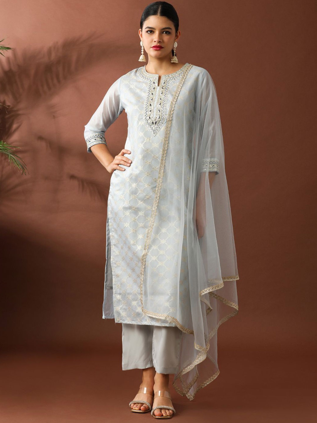 Jaipur Kurti Women Ethnic Motifs Embroidered Regular Chanderi Cotton Kurta with Trousers & With Dupatta, Grey
Jaipur Kurti Women Ethnic Motifs Embroidered Regular Chanderi Cotton Kurta with Trousers & With Dupatta, Grey