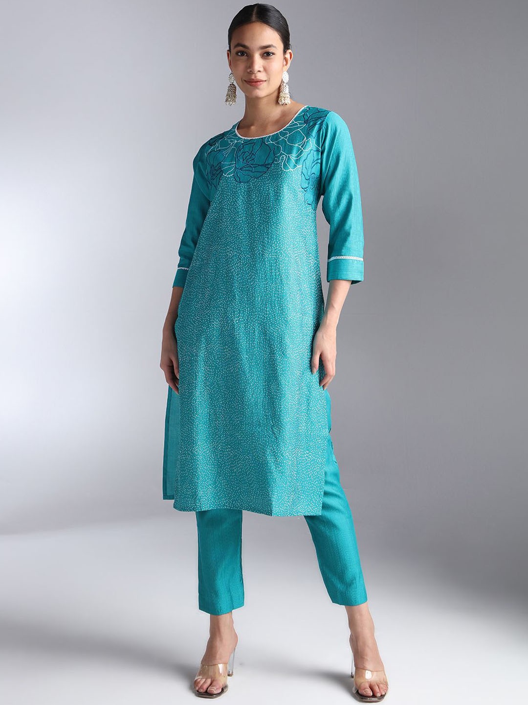 House Of Dharaa Women Floral Printed Regular Thread Work Chanderi Silk Kurta with Trousers & With Dupatta, Turquoise blue
House Of Dharaa Women Floral Printed Regular Thread Work Chanderi Silk Kurta with Trousers & With Dupatta, Turquoise blue