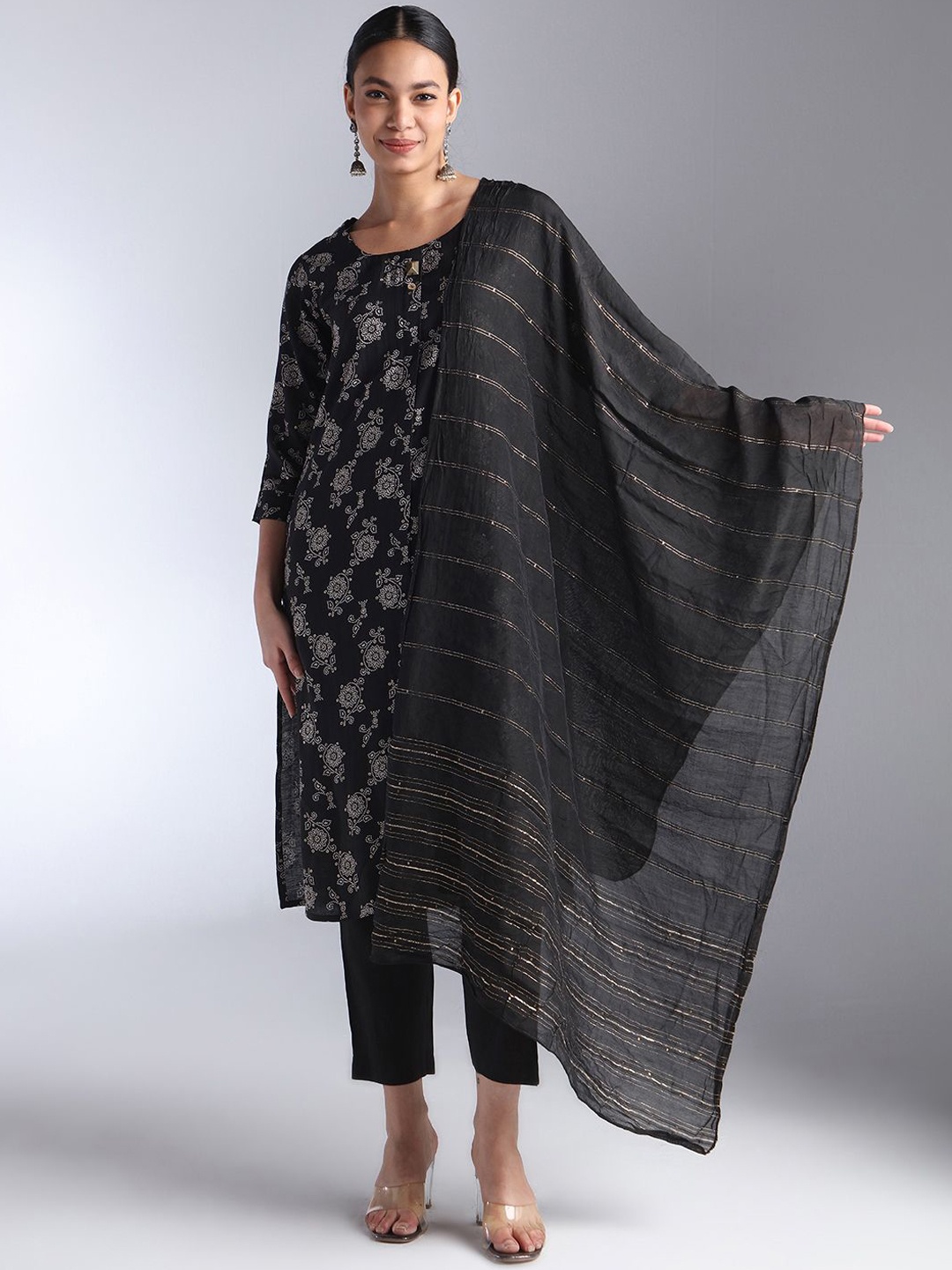 House Of Dharaa Women Floral Printed Regular Chanderi Cotton Kurta with Trousers & With Dupatta, Black
House Of Dharaa Women Floral Printed Regular Chanderi Cotton Kurta with Trousers & With Dupatta, Black