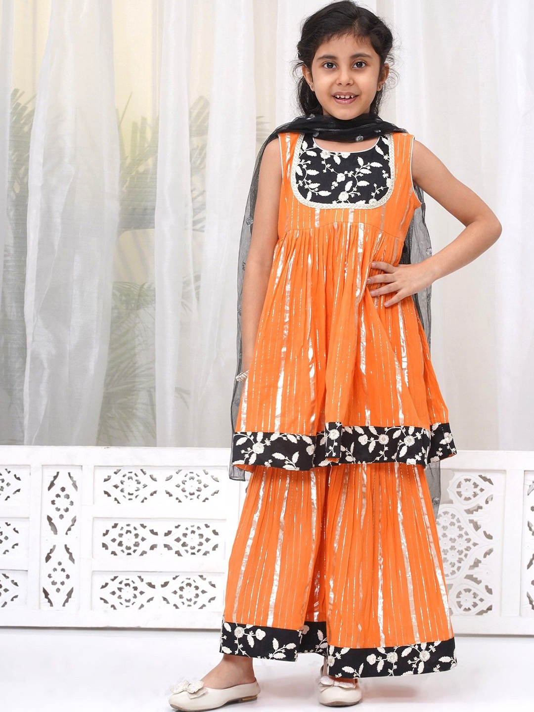 Little Bansi Girls Ethnic Motifs Regular Pure Cotton Kurta with Sharara & With Dupatta, Orange
Little Bansi Girls Ethnic Motifs Regular Pure Cotton Kurta with Sharara & With Dupatta, Orange
