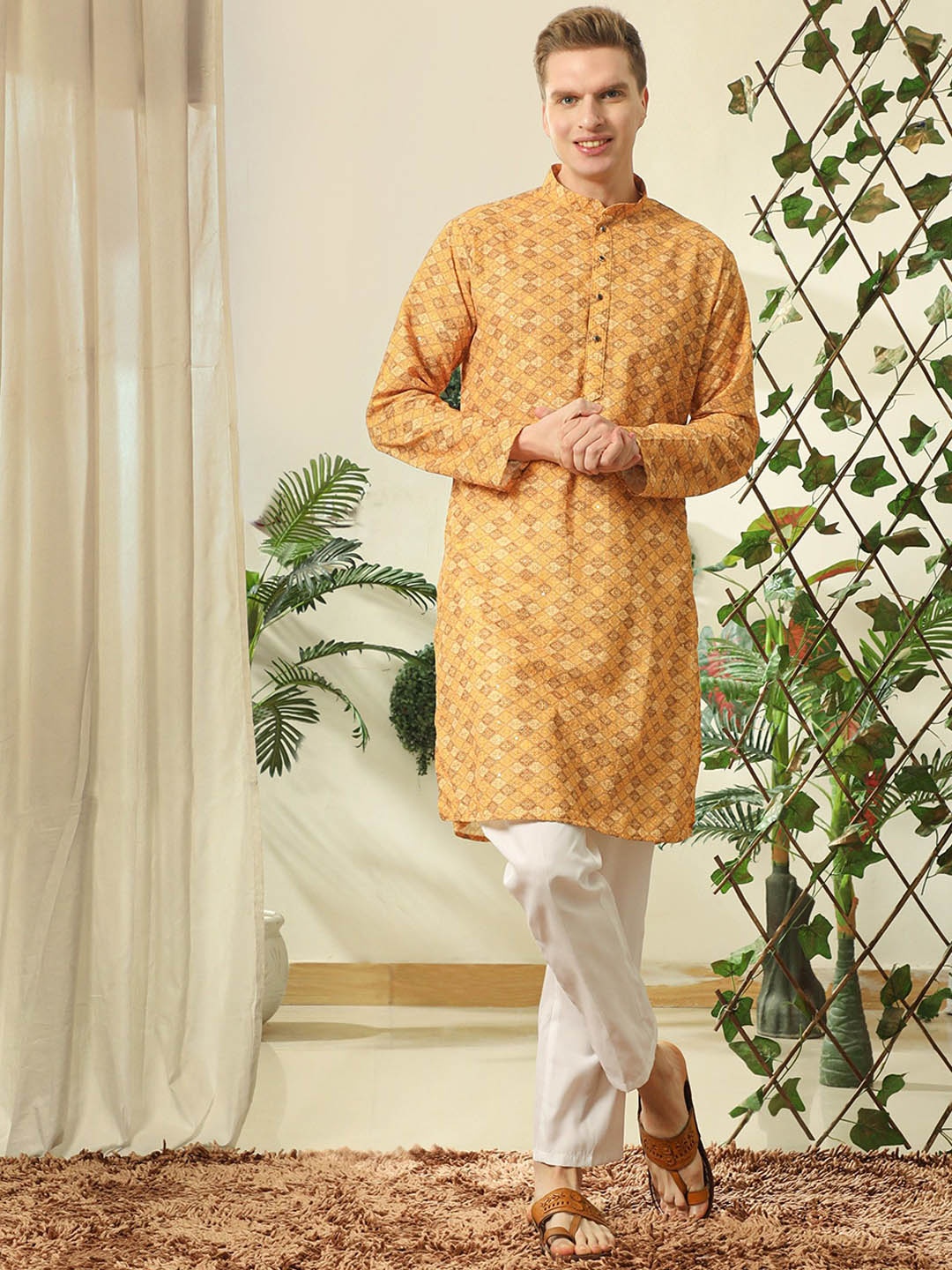 Pro-Ethic STYLE DEVELOPER Men Printed Regular Sequinned Pure Cotton Kurta with Pyjamas, Orange
Pro-Ethic STYLE DEVELOPER Men Printed Regular Sequinned Pure Cotton Kurta with Pyjamas, Orange