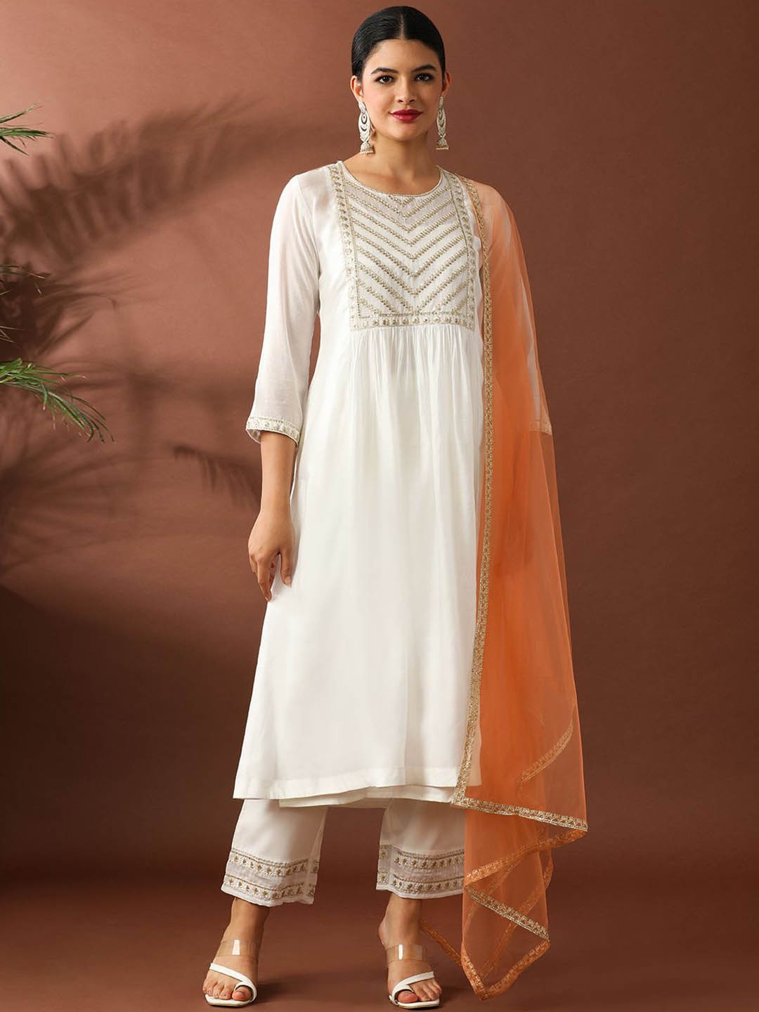 Jaipur Kurti Women Floral Embroidered Pleated Beads and Stones Chanderi Cotton Kurta with Trousers & With, White
Jaipur Kurti Women Floral Embroidered Pleated Beads and Stones Chanderi Cotton Kurta with Trousers & With, White