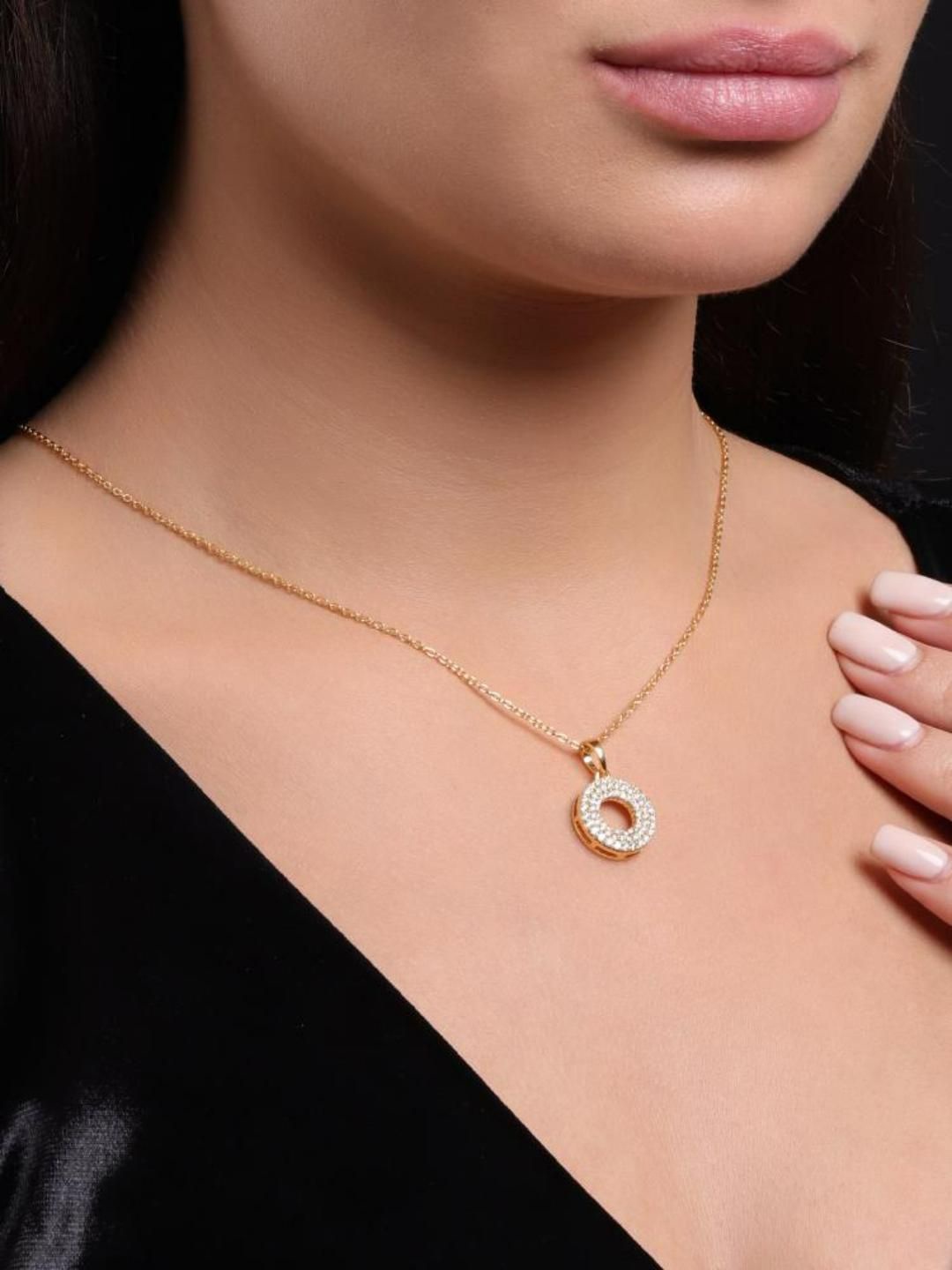 Soraya Luxe 925 Sterling Silver Moissanite Diamond 18K Gold Plated Pave Pendant Necklace
Soraya Luxe 925 Sterling Silver Moissanite Diamond 18K Gold Plated Pave Pendant Necklace
