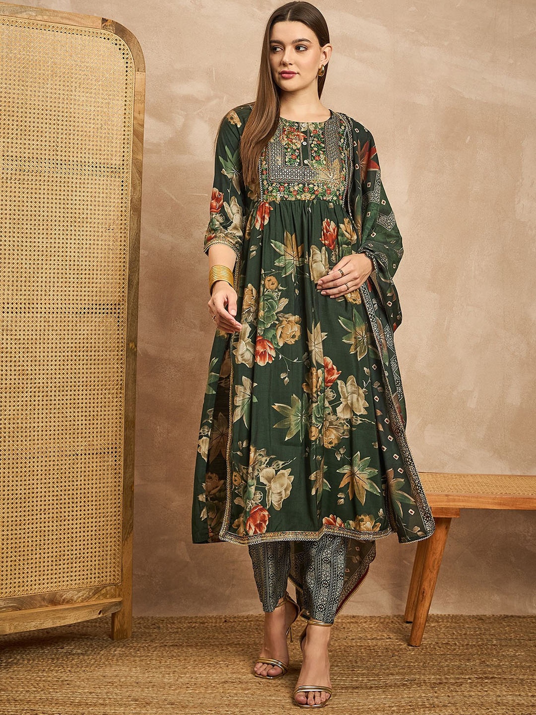 CHETI Women Ethnic Motifs Printed Pleated Thread Work Raw Silk Kurta with Trousers & With Dupatta, Green
CHETI Women Ethnic Motifs Printed Pleated Thread Work Raw Silk Kurta with Trousers & With Dupatta, Green