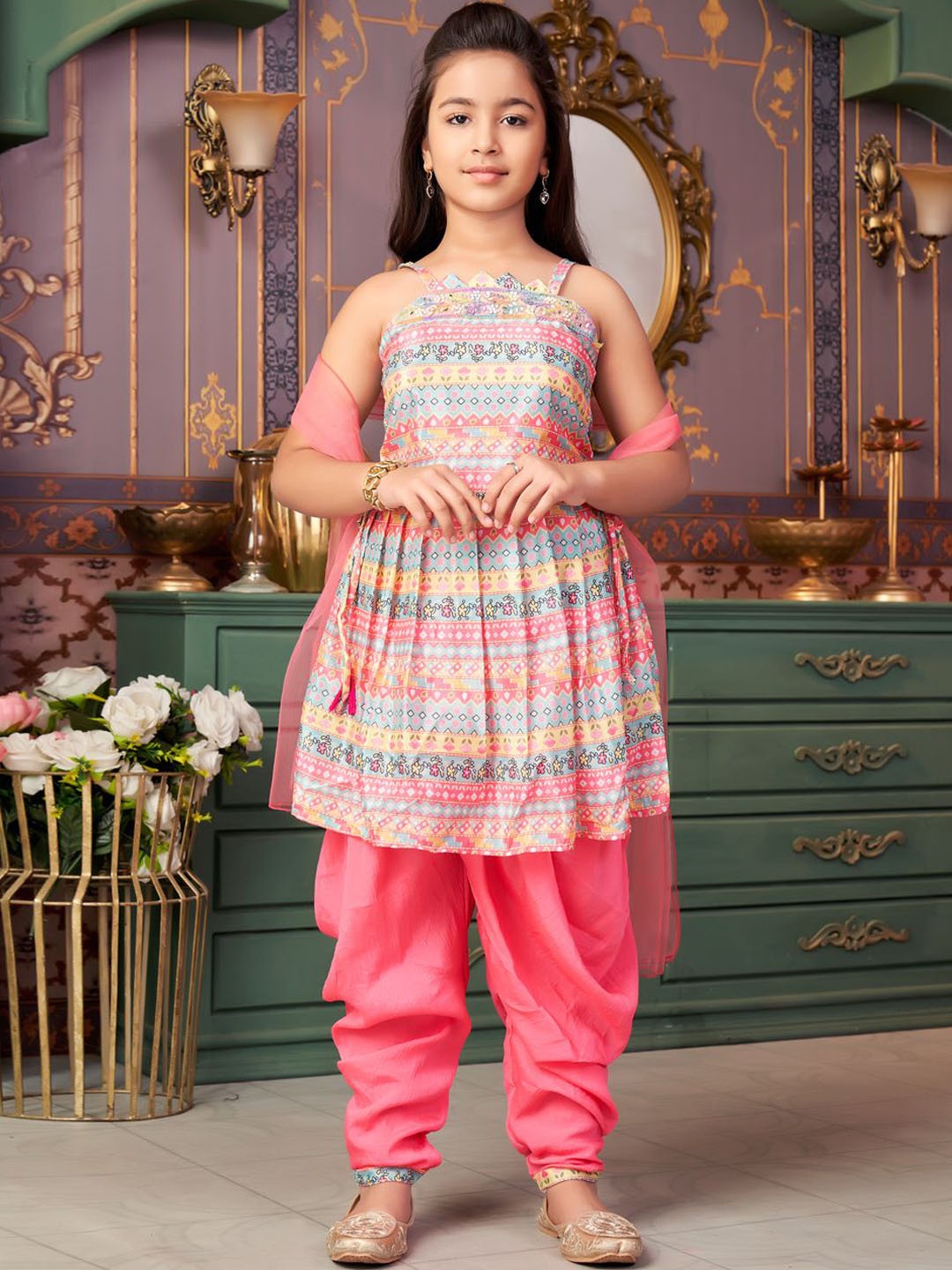 Aarika Girls Floral Printed Regular Pure Silk Kurta with Dhoti Pants & With Dupatta, Pink
Aarika Girls Floral Printed Regular Pure Silk Kurta with Dhoti Pants & With Dupatta, Pink