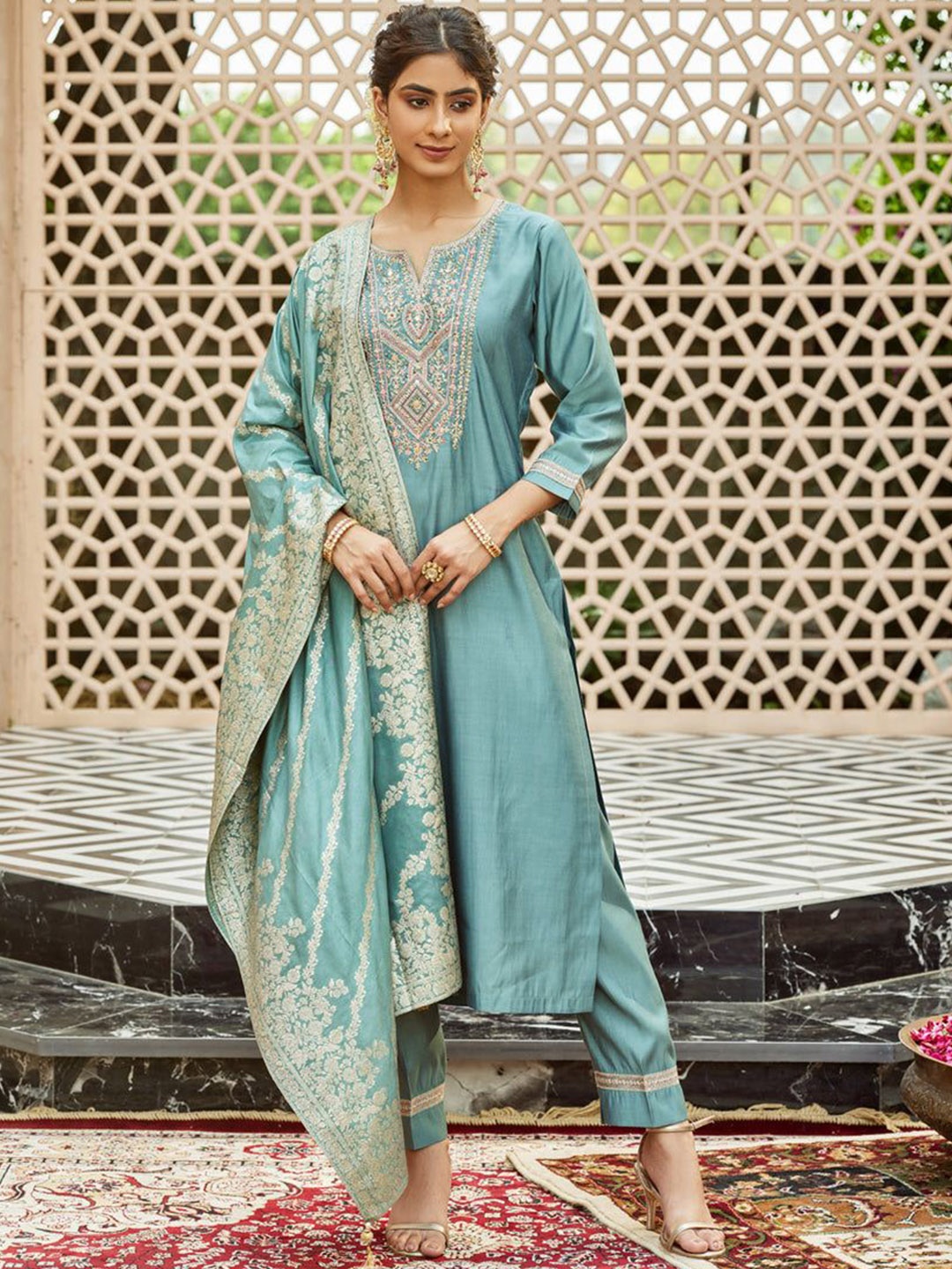 Anouk Women Ethnic Motifs Embroidered Regular Sequinned Kurta with Trousers & With Dupatta, Turquoise blue
Anouk Women Ethnic Motifs Embroidered Regular Sequinned Kurta with Trousers & With Dupatta, Turquoise blue