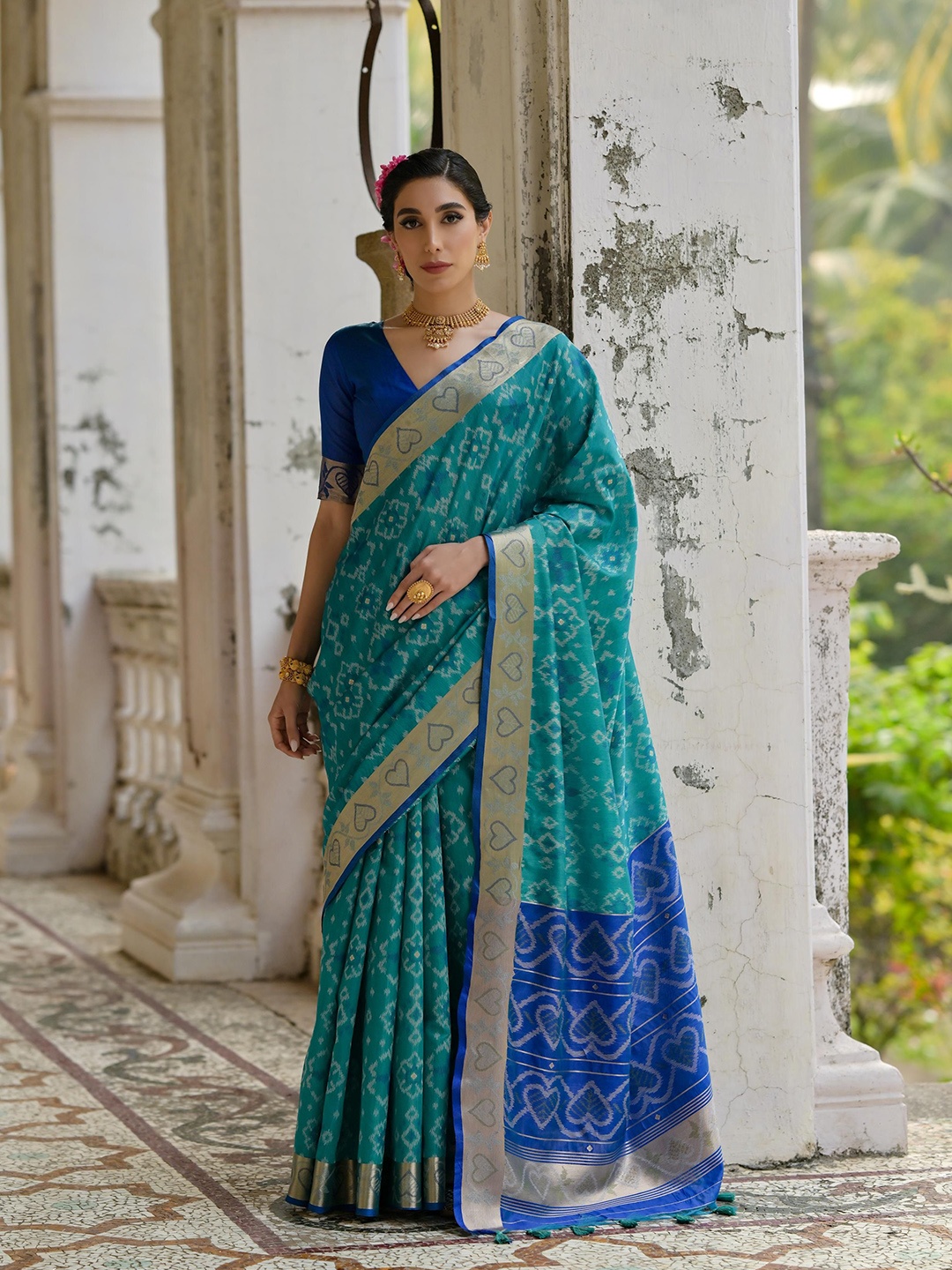 Divyadham Textiles Woven Design Zari Pure Silk Banarasi Saree, Turquoise blue
Divyadham Textiles Woven Design Zari Pure Silk Banarasi Saree, Turquoise blue