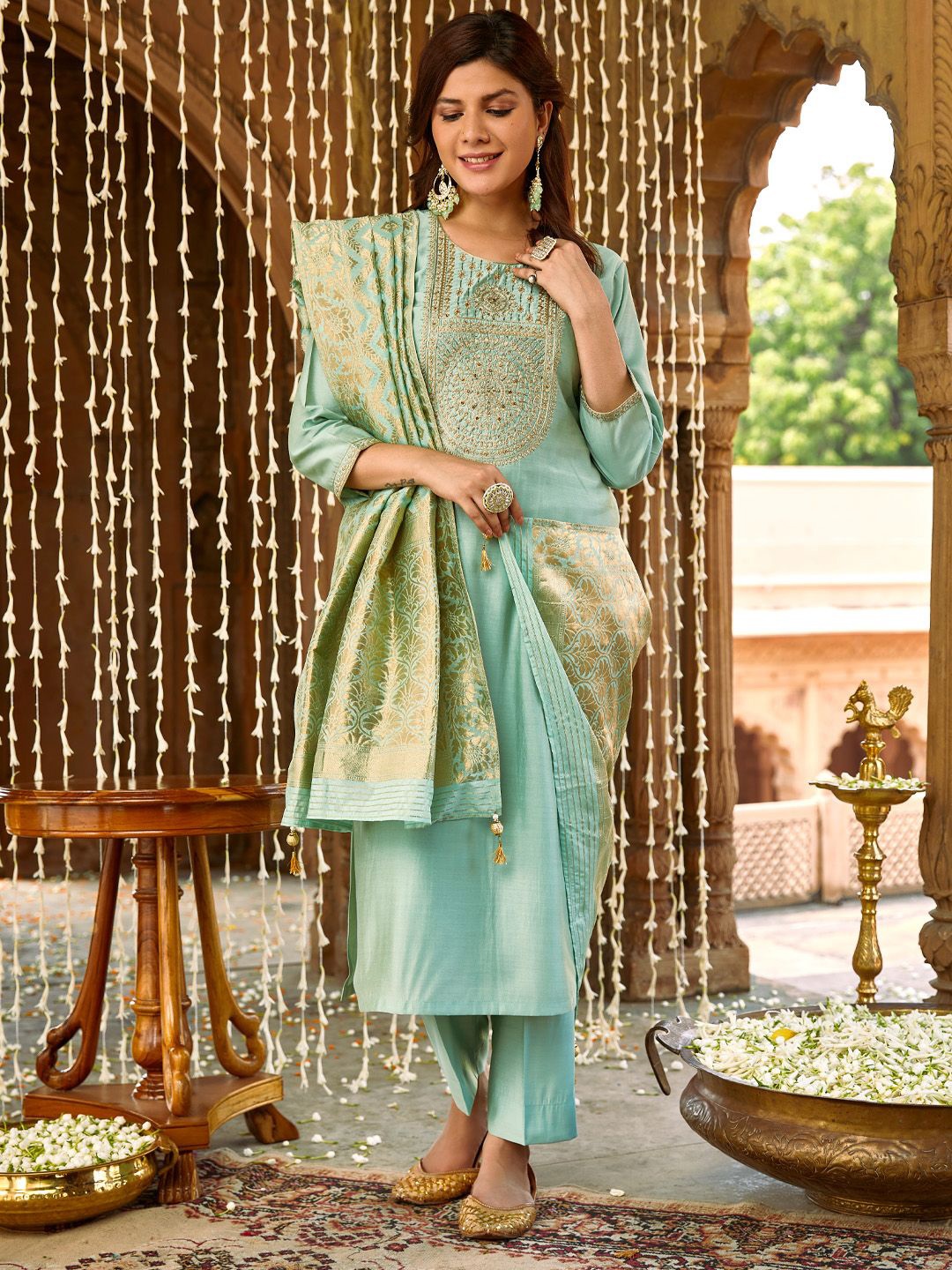 WOMEN PLUS Women Ethnic Motifs Embroidered Regular Sequinned Kurta with Trousers & With Dupatta, Turquoise blue
WOMEN PLUS Women Ethnic Motifs Embroidered Regular Sequinned Kurta with Trousers & With Dupatta, Turquoise blue