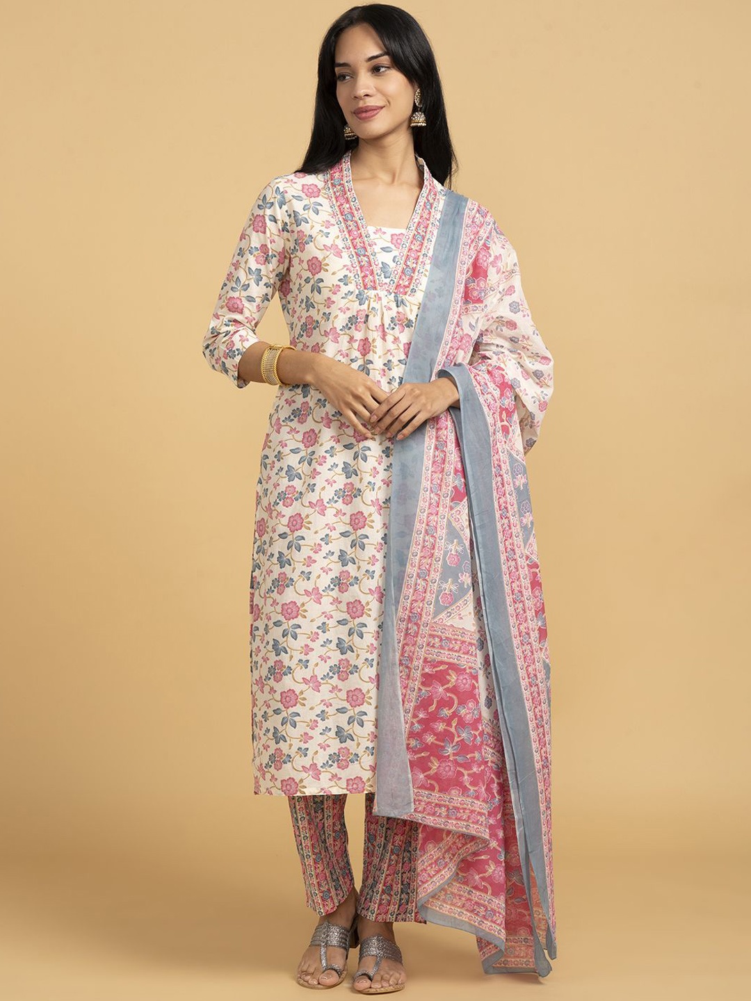 Saaki Women Floral Printed Regular Kurta with Trousers & With Dupatta, Off white
Saaki Women Floral Printed Regular Kurta with Trousers & With Dupatta, Off white