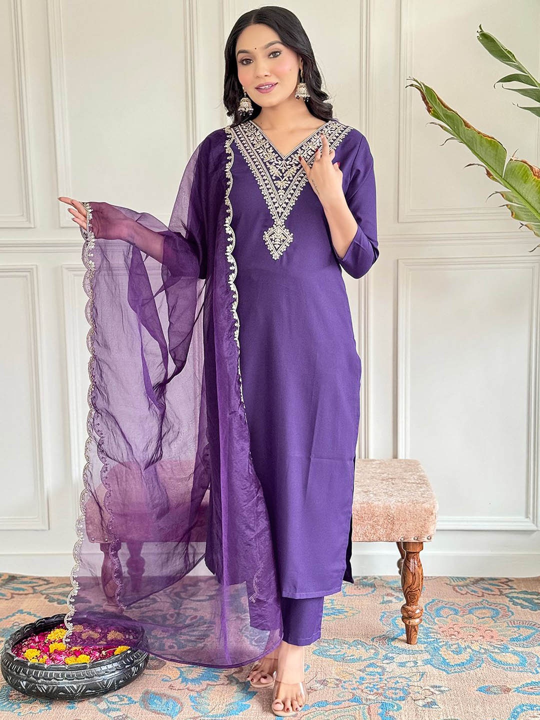 S.K.C Women Ethnic Motifs Embroidered Regular Thread Work Kurti with Trousers & With Dupatta, Violet
S.K.C Women Ethnic Motifs Embroidered Regular Thread Work Kurti with Trousers & With Dupatta, Violet