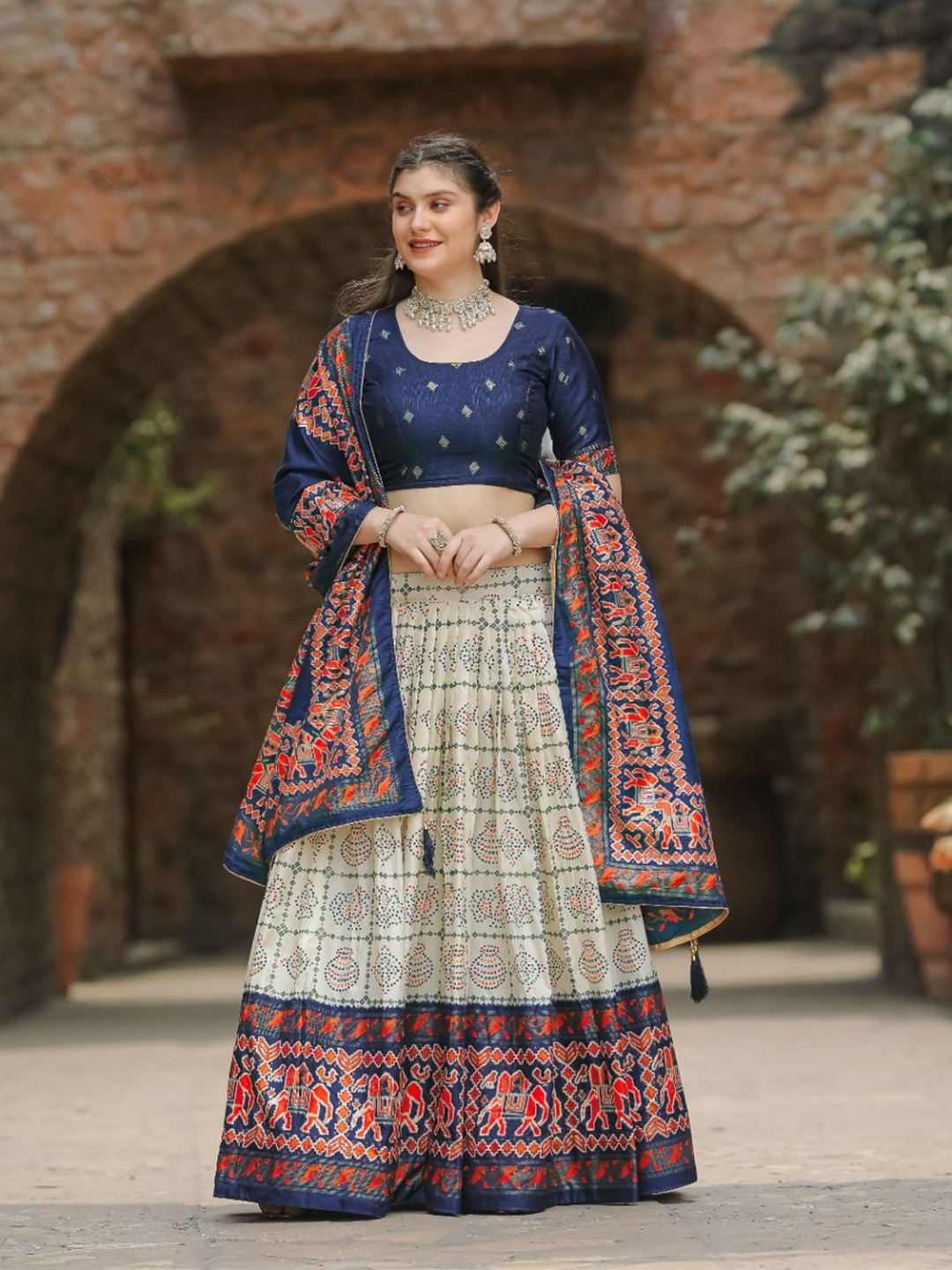 RADHVI BIZ Printed Kalamkari Ready to Wear Lehenga & Unstitched Blouse With Dupatta, Navy blue
RADHVI BIZ Printed Kalamkari Ready to Wear Lehenga & Unstitched Blouse With Dupatta, Navy blue