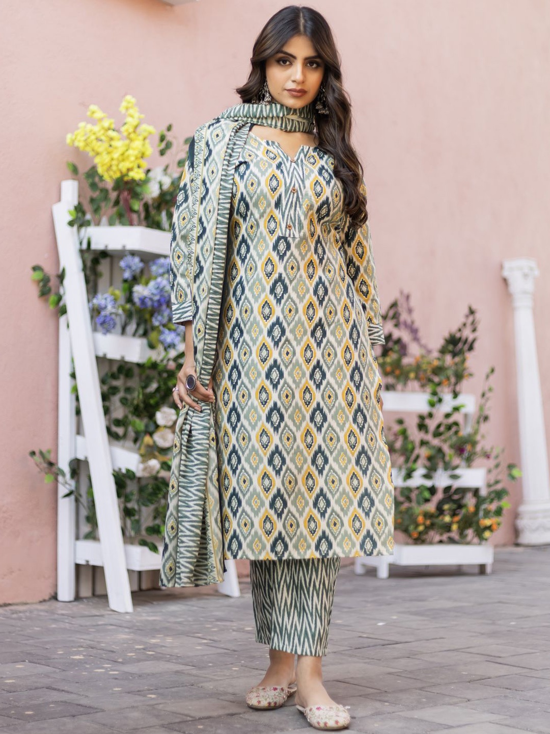 BAPS Women Printed Regular Pure Cotton Kurta with Trousers & With Dupatta, Grey
BAPS Women Printed Regular Pure Cotton Kurta with Trousers & With Dupatta, Grey