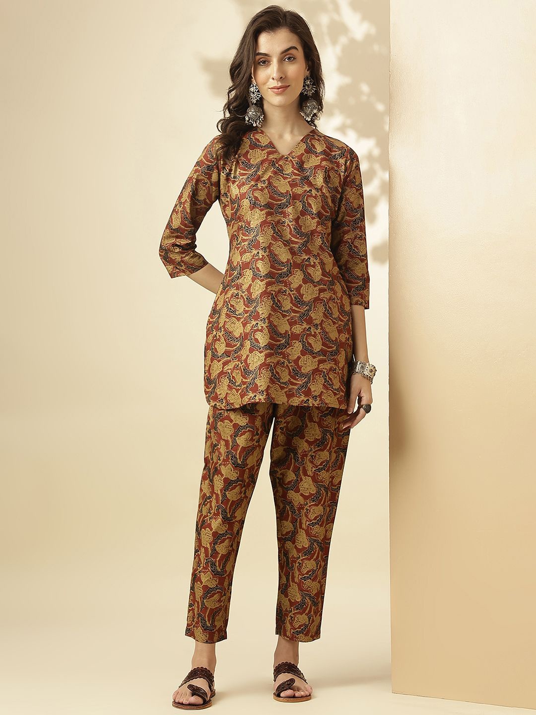 The Roadster Lifestyle Co Floral Printed Pure Cotton Tunic & Trousers Co-Ords, Maroon
The Roadster Lifestyle Co Floral Printed Pure Cotton Tunic & Trousers Co-Ords, Maroon