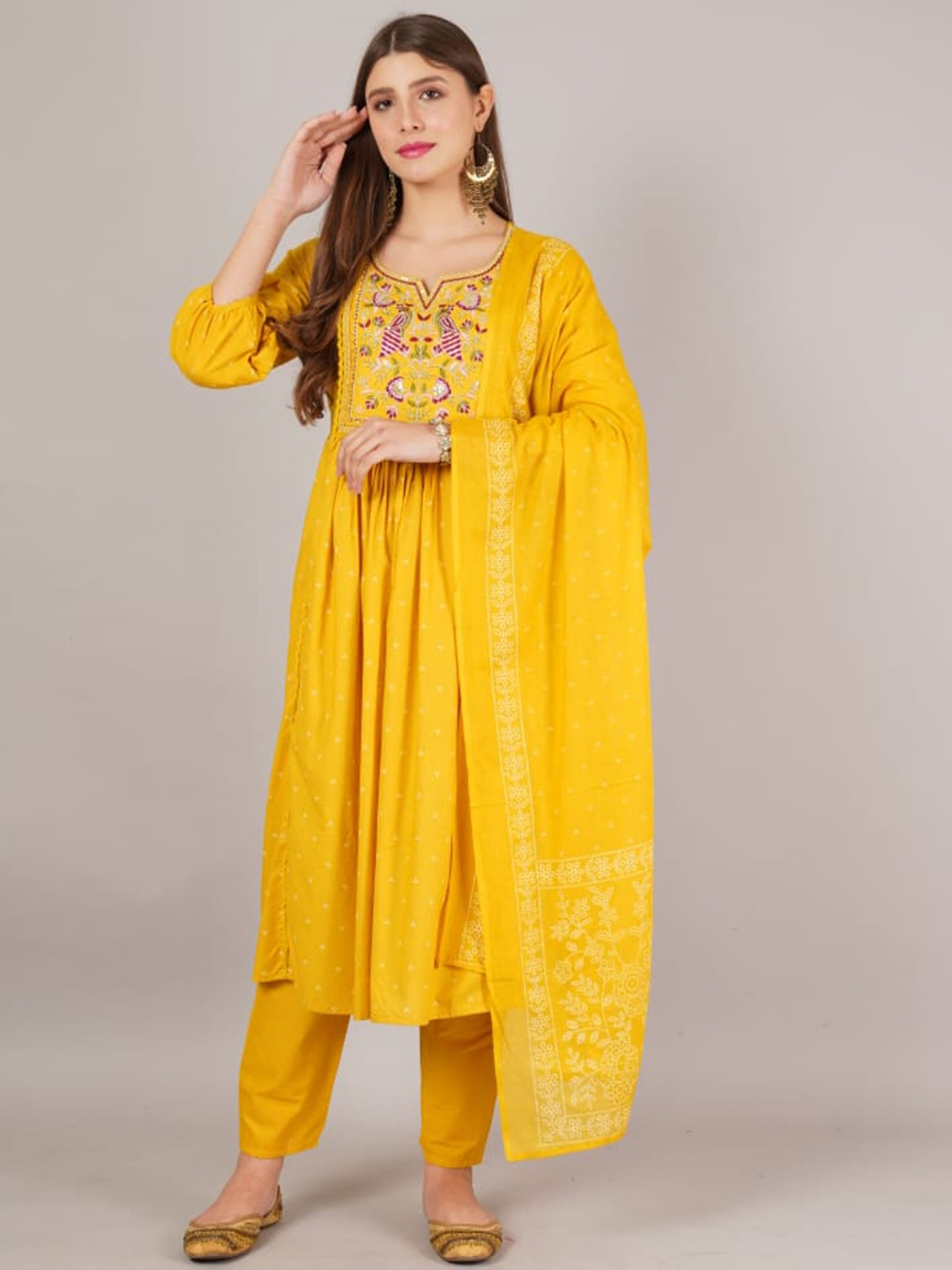 JAITRA APPARELS Women Ethnic Motifs Embroidered Pleated Thread Work Pure Cotton Kurta with Trousers, Yellow
JAITRA APPARELS Women Ethnic Motifs Embroidered Pleated Thread Work Pure Cotton Kurta with Trousers, Yellow